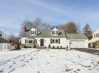 33 Highfield Ln, Cedar Grove, NJ 07009