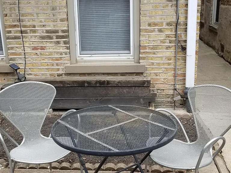 1108 N Hermitage Ave — Photo 4