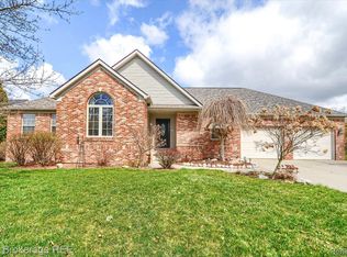 9225 Woodridge Dr, Davison, MI 48423