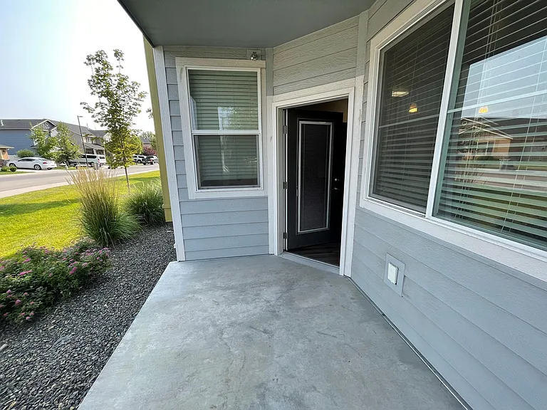 Tree Valley Village Apartments — Photo 15
