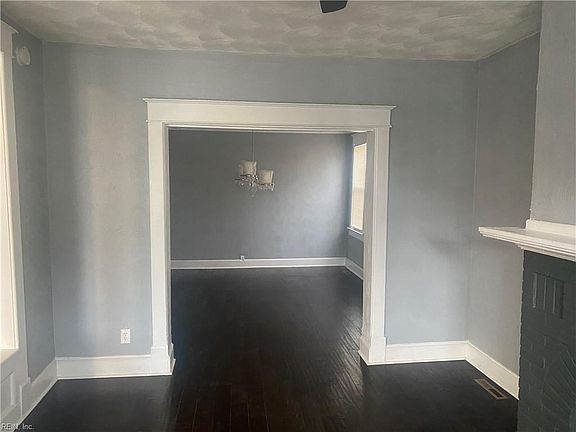 3rd image of 860 A Ave