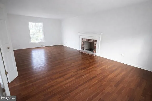 4 bed, 2.5 bath, 2550 sqft, $3,495 — Photo 3