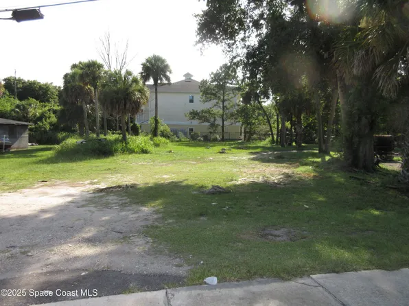 928 S De Leon Ave, Titusville, FL 32780