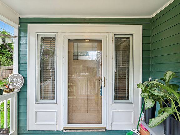 3rd image of 272 Ferguson St