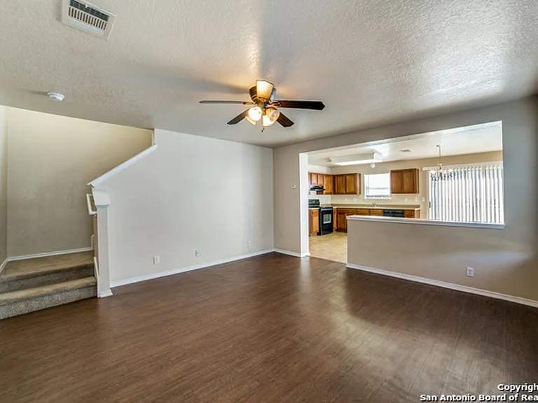 26 Moondance Hl — Photo 2