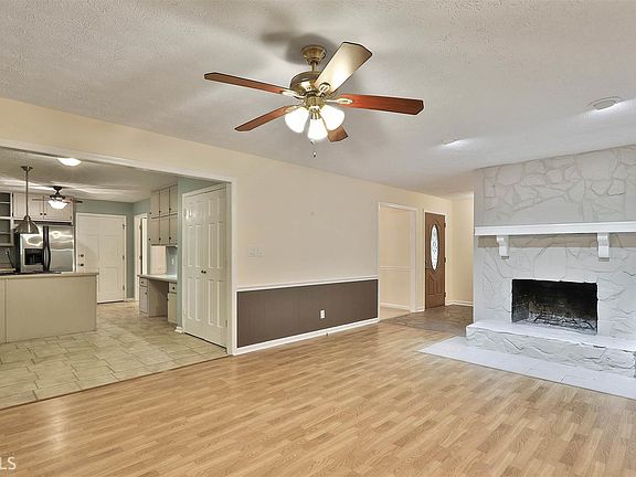 3rd image of 130 Braswell Ln