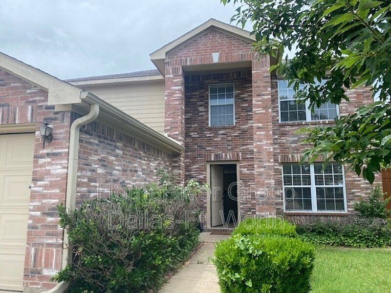 1st image of 910 Cattail Dr