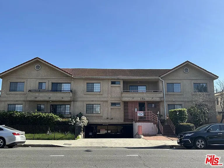 710 Crenshaw Blvd #201 — Photo 1