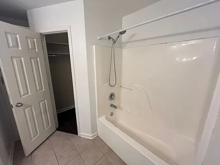 102 Rosebud Cir — Photo 23