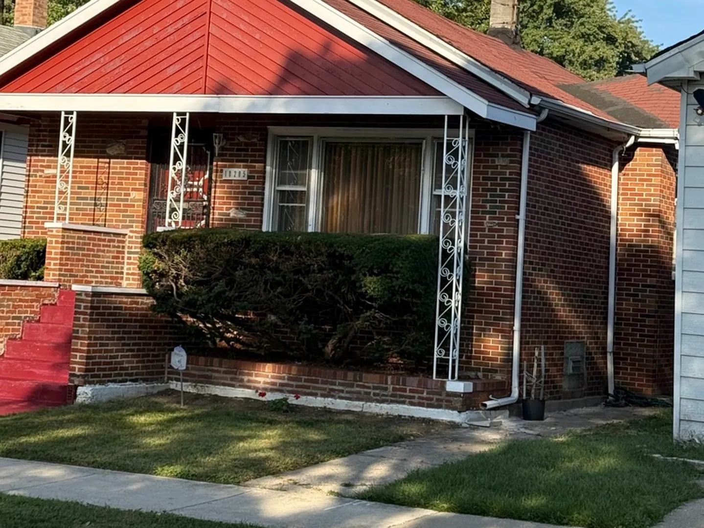10205 S Yale Ave photo 1