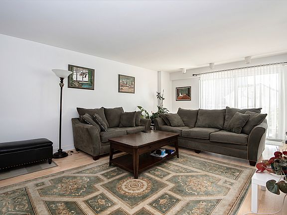 5th image of 7061 N Kedzie Ave Suite 706