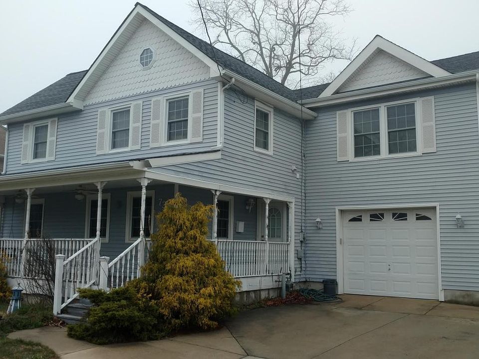 2nd image of 734 18th Ave