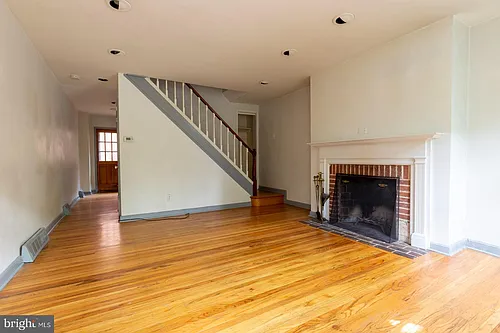 404 S Croskey St #A Photo 1