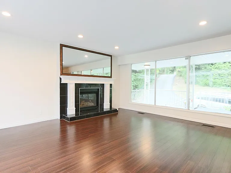 660 Kenwood Rd — Photo 5