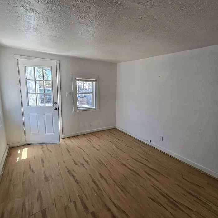 1 bed, 1.0 bath, 400 sqft, $800 — Photo 3