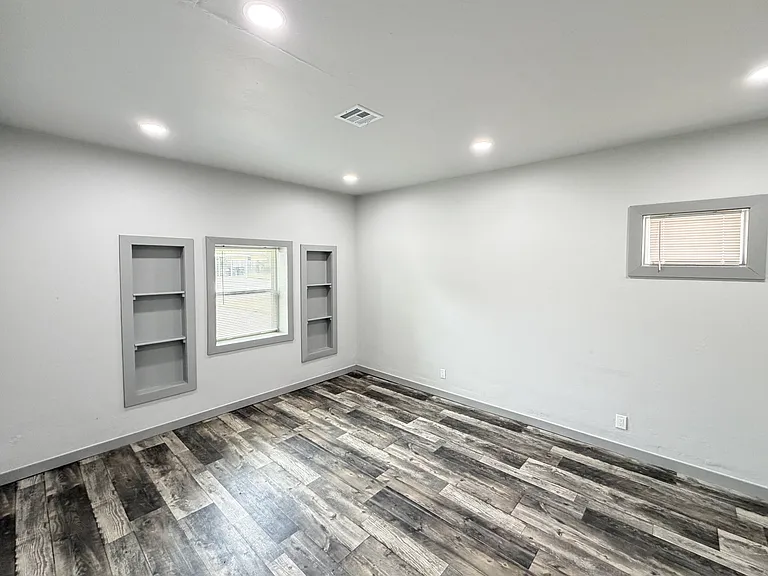 2417 NW 42nd St — Photo 9