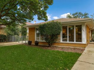 8951 National Ave, Morton Grove, IL
