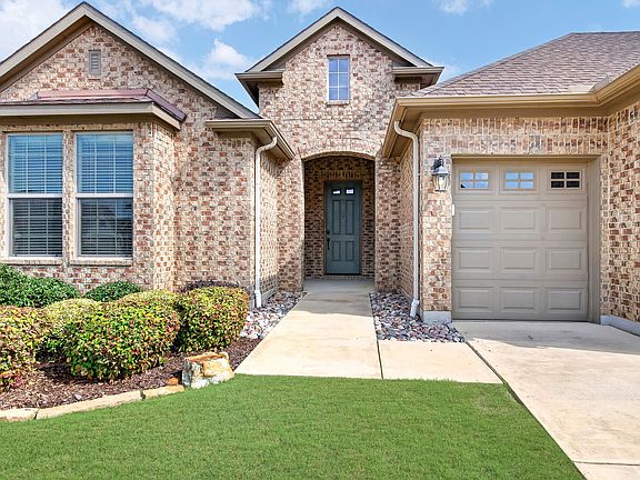 3rd image of 11920 Cinnamon Dr