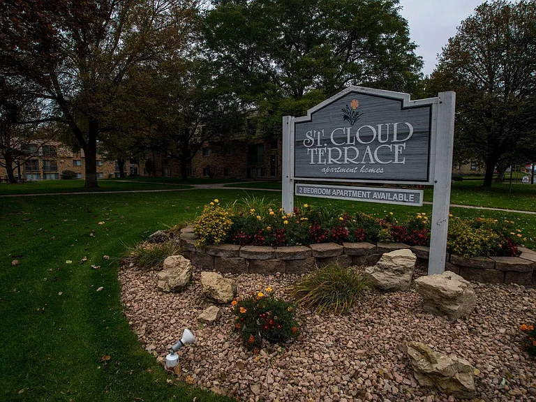St. Cloud Terrace — Photo 1
