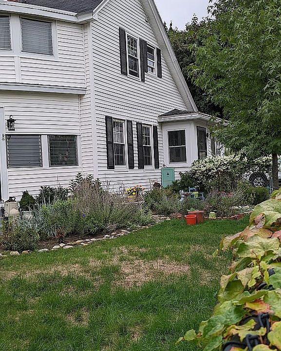 2nd image of 64 Carter St