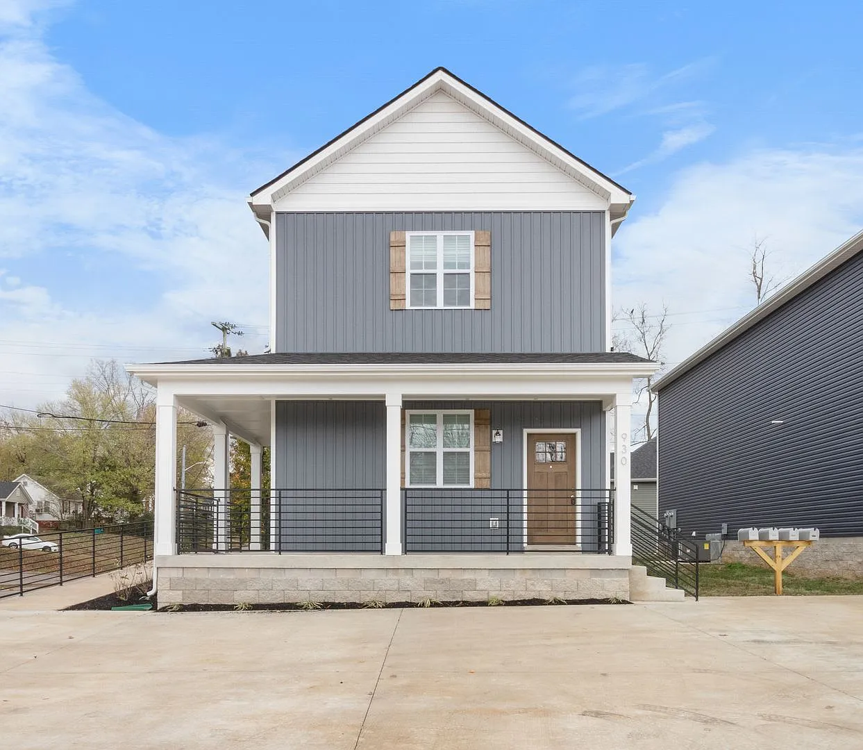 930 Crossland Ave — Photo 1