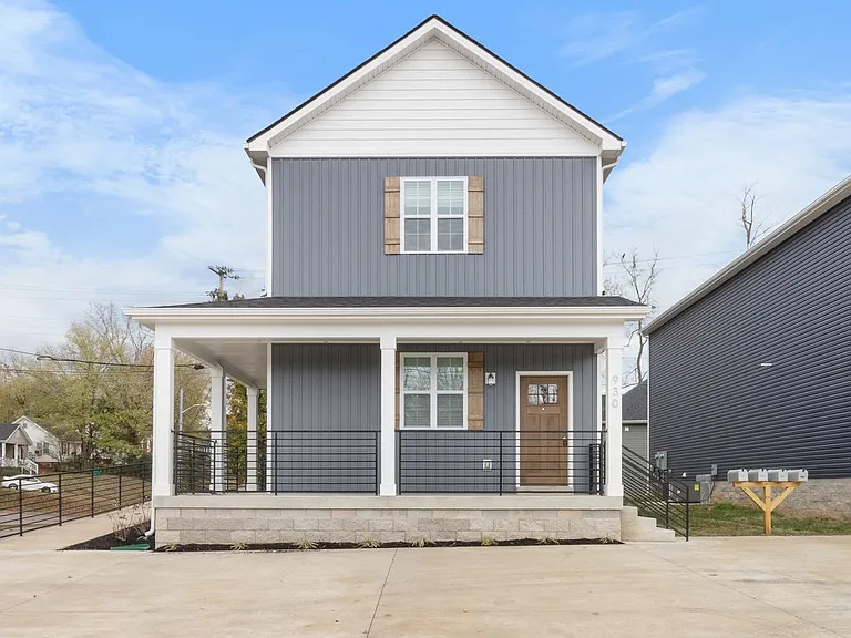 930 Crossland Ave — Photo 1