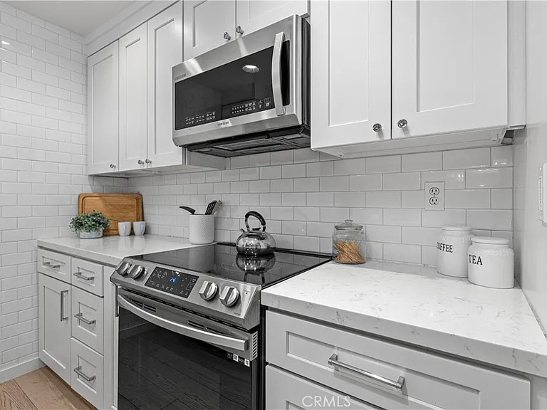 5257 Radford Ave #101 — Photo 9