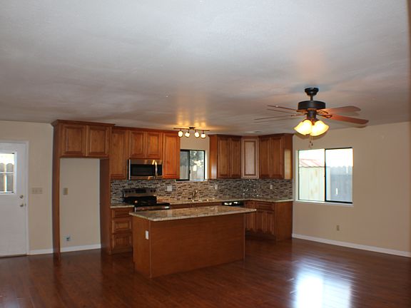 5th image of 1011 Goldenoak Way