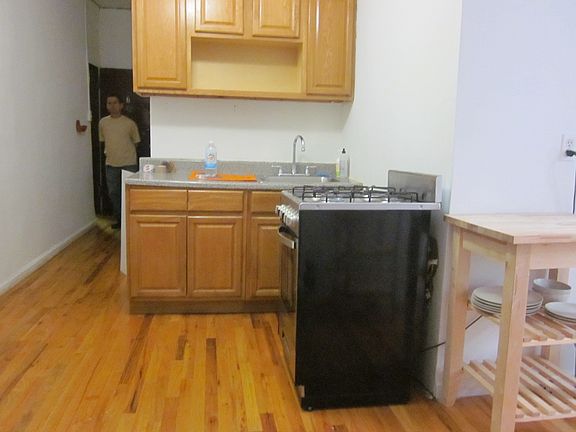 2nd image of 232 Meserole St APT 5