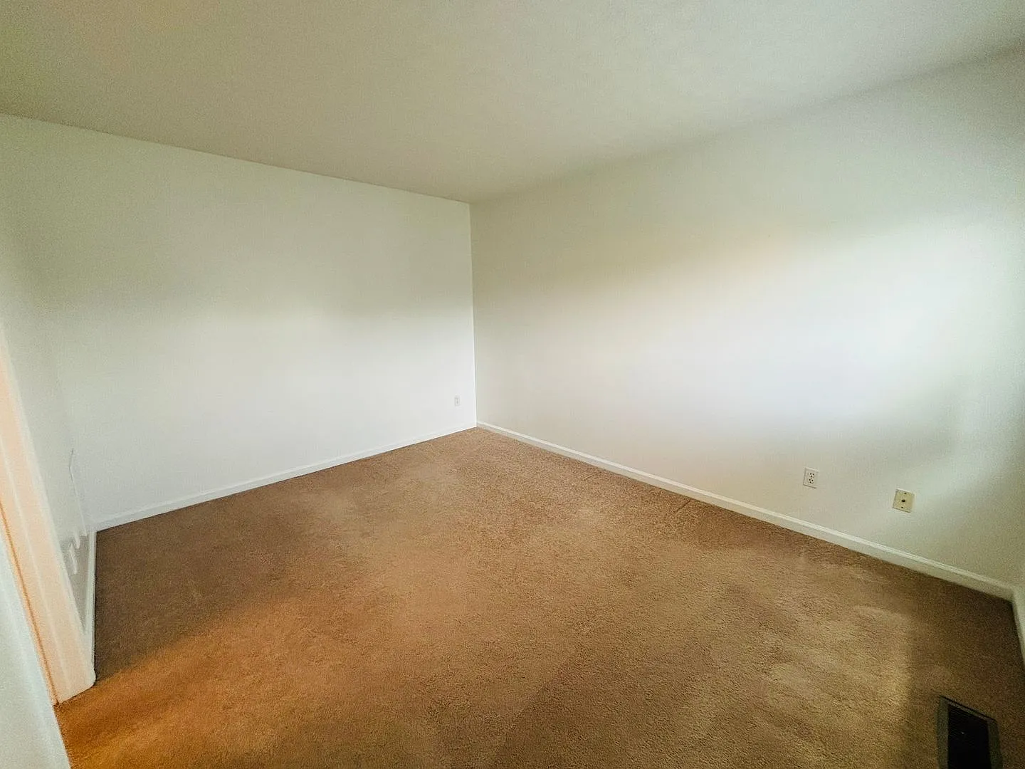 1152DM - 1425/1427 Sandy Circle- M — Photo 3