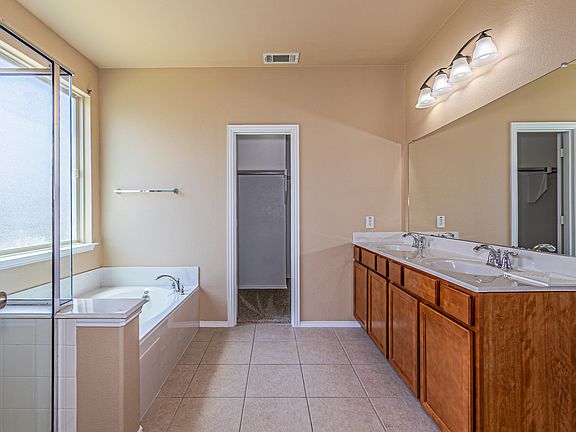 5th image of 419 Fairland Dr