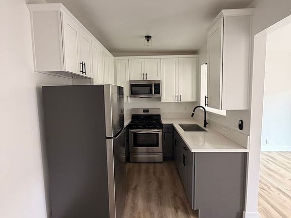 4th image of 1481 W 179th St Unit 5
