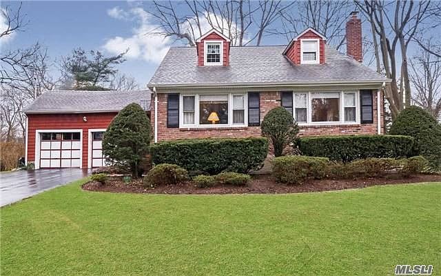 1st image of 18 Cambridge Dr