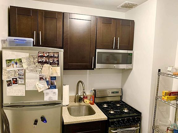 4th image of 301 E 60th St APT 3D