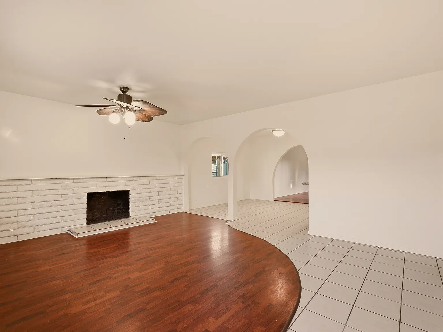 3 bed, 1396 sqft, $3,895 — Photo 2
