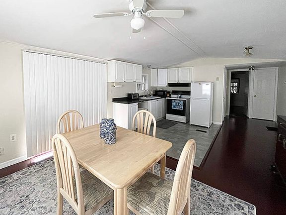 5th image of 25597 Carnation Ct #L-097