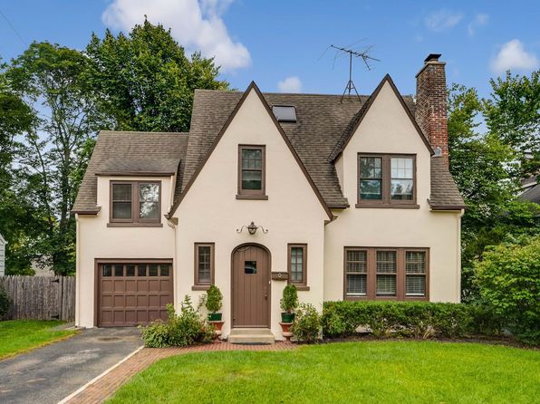 Lake Forest Real Estate - Lake Forest IL Homes For Sale | Zillow