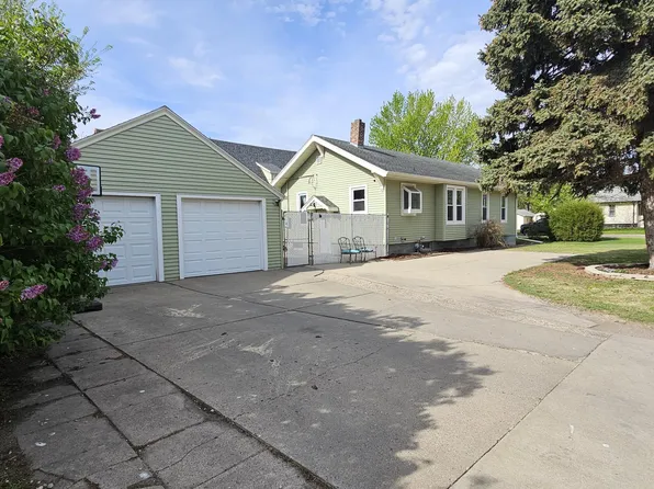 724 N Washington St, Aberdeen, SD 57401