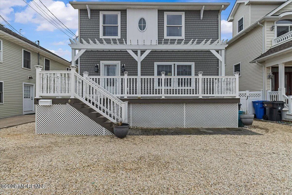 3 bed, 2.5 bath, 1458 sqft, $3,000 — Photo 1