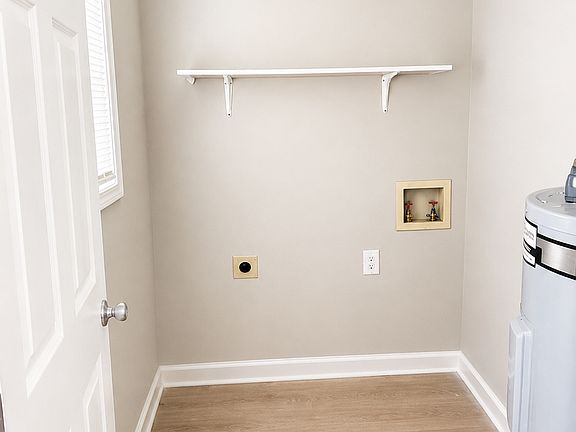 5th image of 656 Lakeside Ave #0