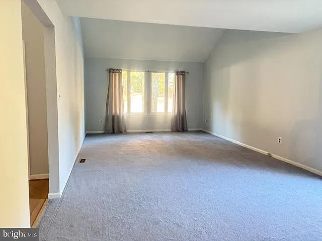 4 bed, 2.5 bath, 2466 sqft, $3,700 — Photo 3