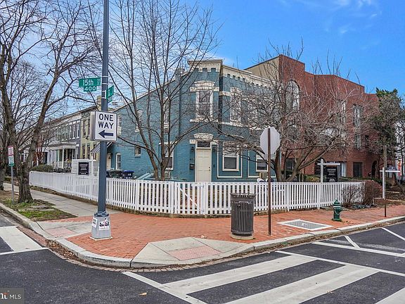 2nd image of 400 15th St SE