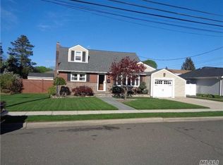 7 High St, Farmingdale, NY