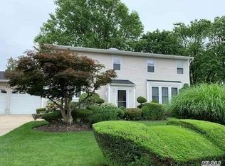 425 Star St, East Meadow, NY 11554