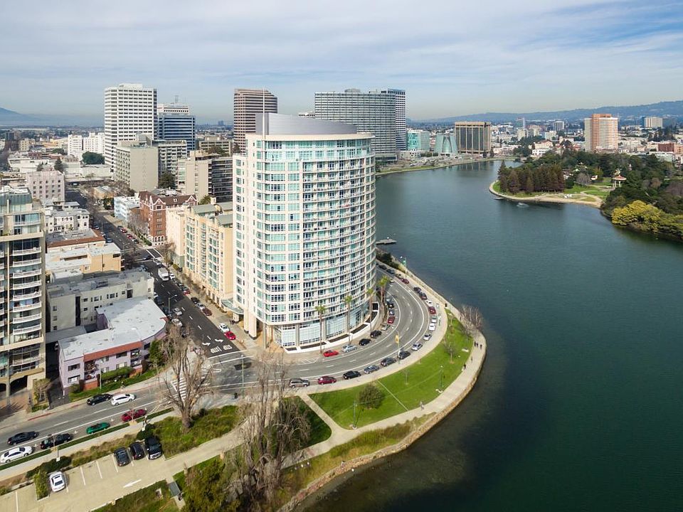 Essex on Lake Merritt