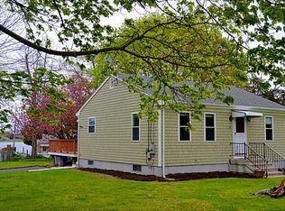 22 Anawan Ave, Bristol, RI 02809