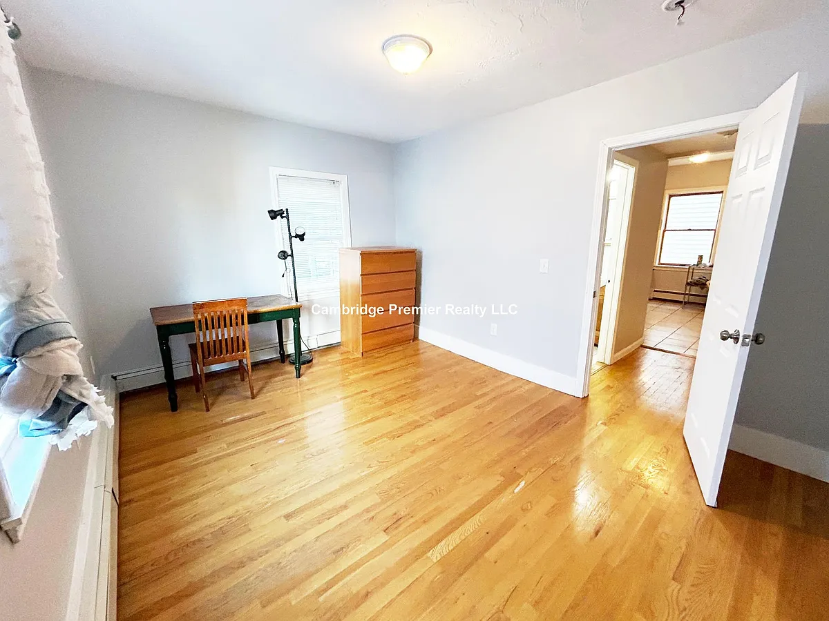 Building Photo - 40 Plymouth St #2