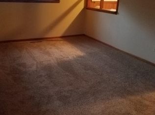 613 North St APT D, Henry, IL 61537