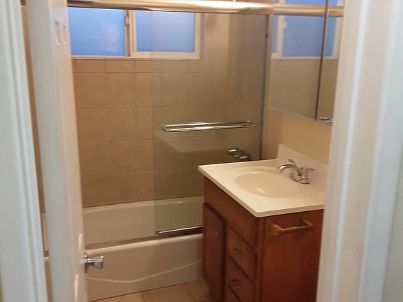 5th image of 14142 Roscoe Blvd APT 3