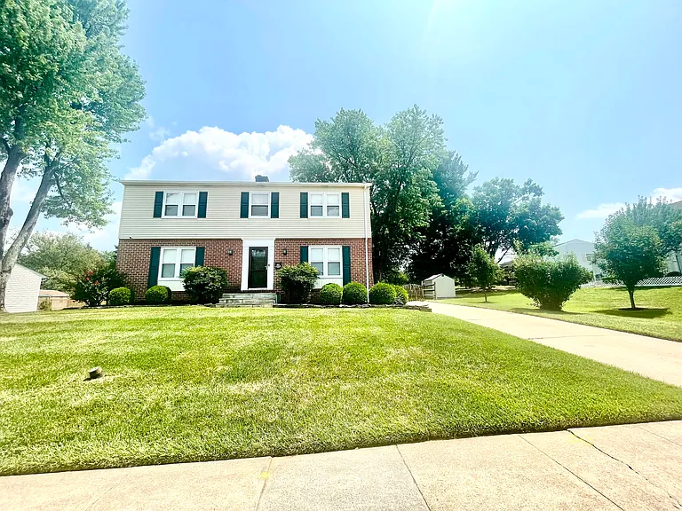 1305 Pleasant Valley Dr — Photo 2